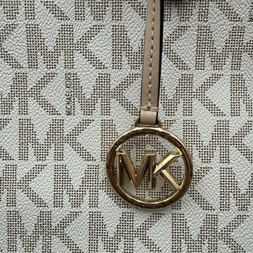 Michael Kors Jet Set Charm Large Vanilla Monogram Tote Bag Shoulder Purse - Picture 5 of 13